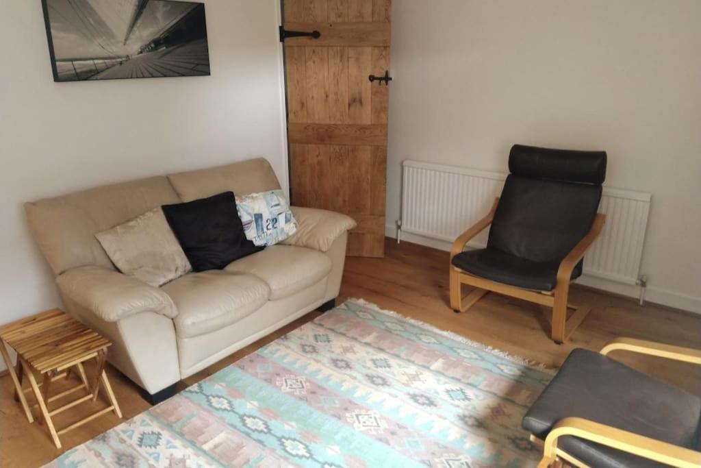 Welcoming Cottage In Chichester Near City Centre Экстерьер фото