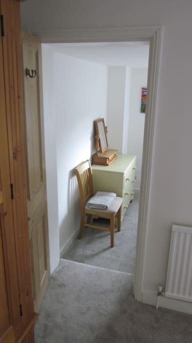 Welcoming Cottage In Chichester Near City Centre Экстерьер фото